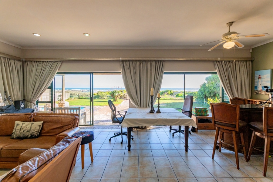 5 Bedroom Property for Sale in Duyker Eiland Western Cape